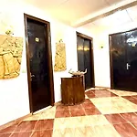 Family Palace Hostel